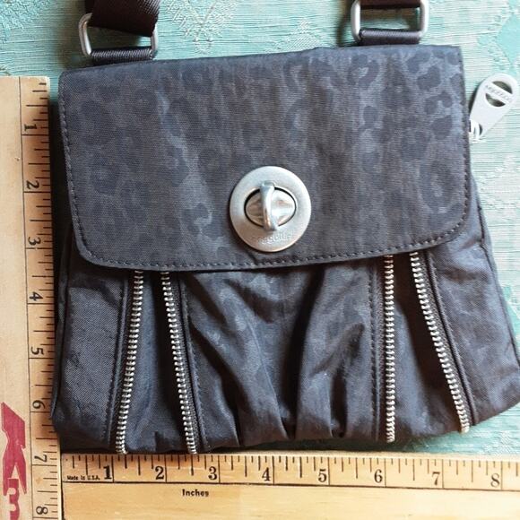 Baggallini NEW Tokyo Mini Brown Leopard Print Zipper Chrome Turn-Lock Crossbody - Picture 7 of 12